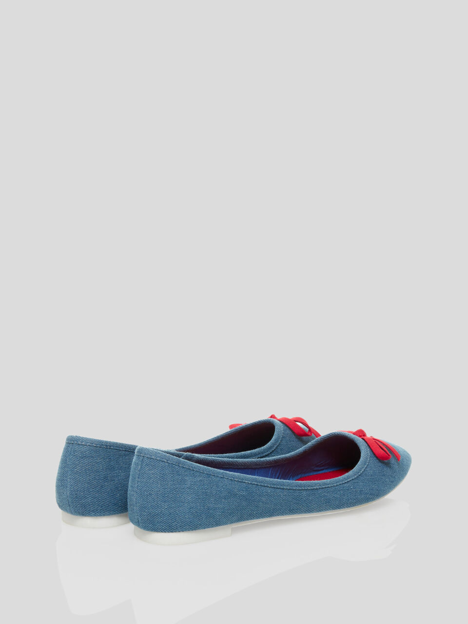 Pointed-toe flats image number 2