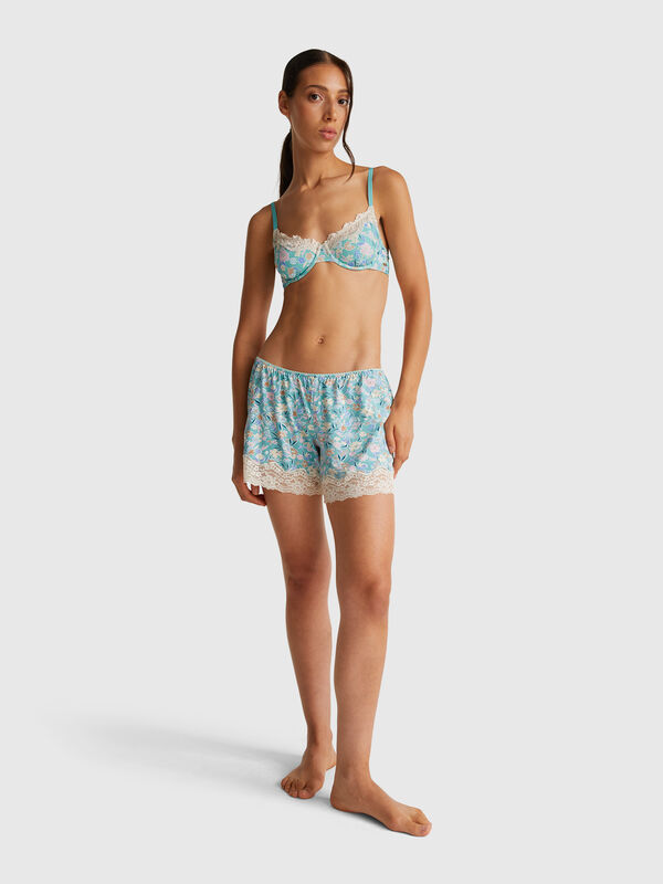 Floral shorts with lace Women
