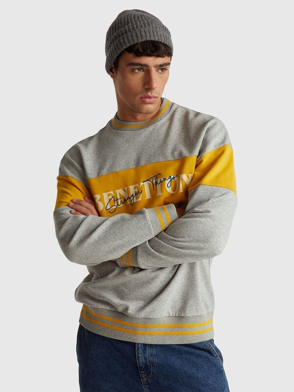 Stranger Things color block sweatshirt