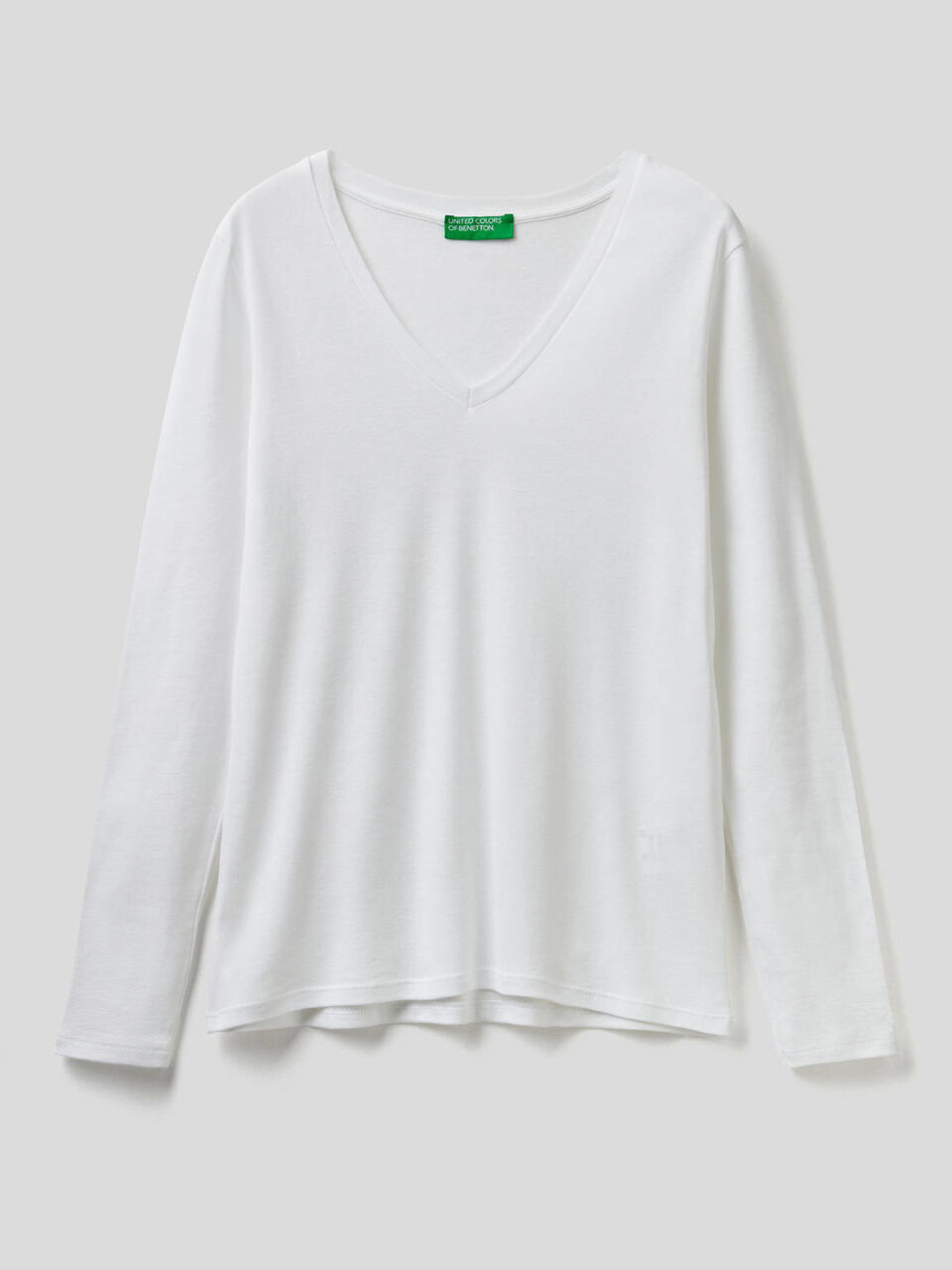 Long sleeve t-shirt with V-neck image number 1