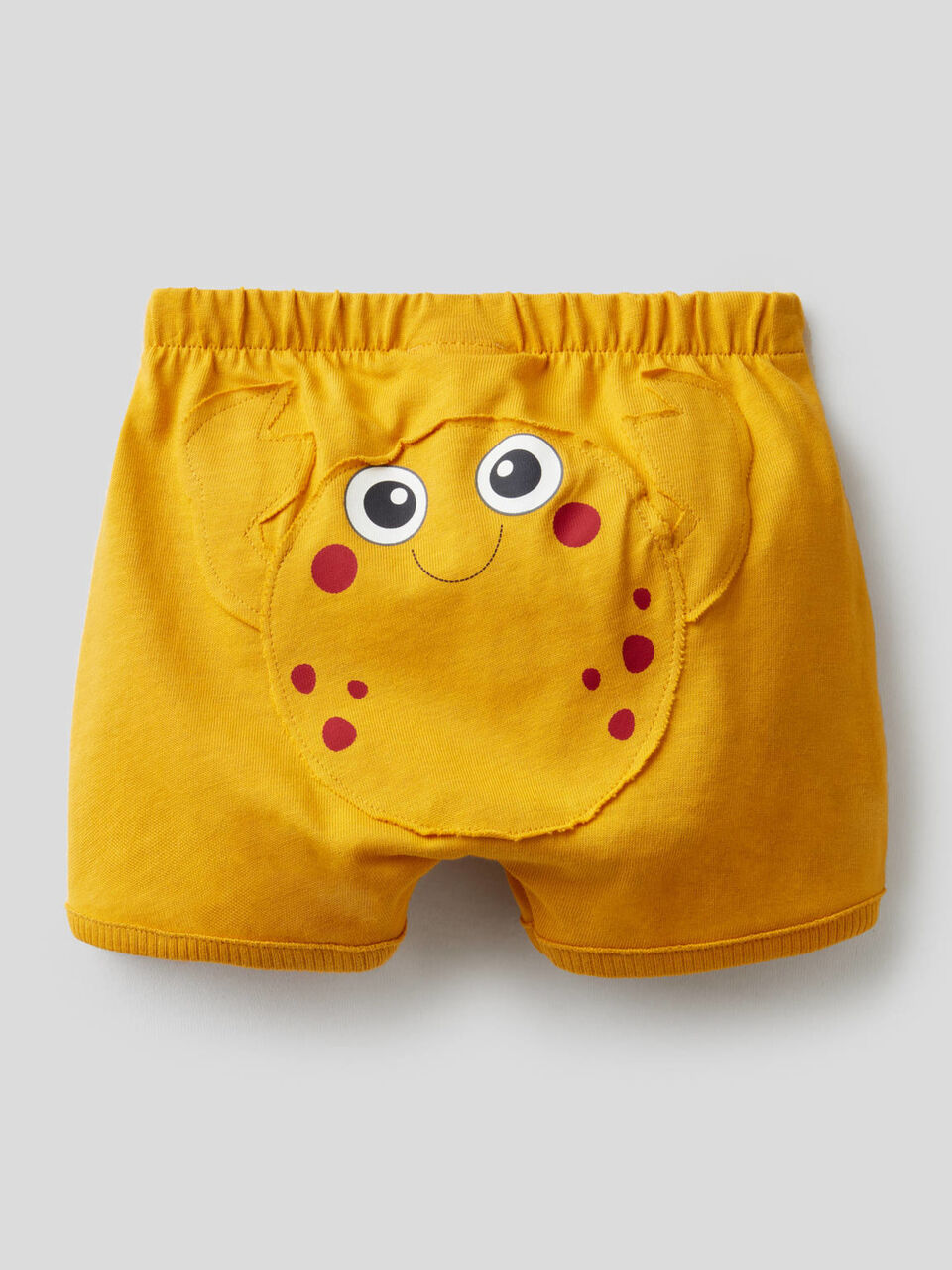 Shorts with maxi patch at back image number 2