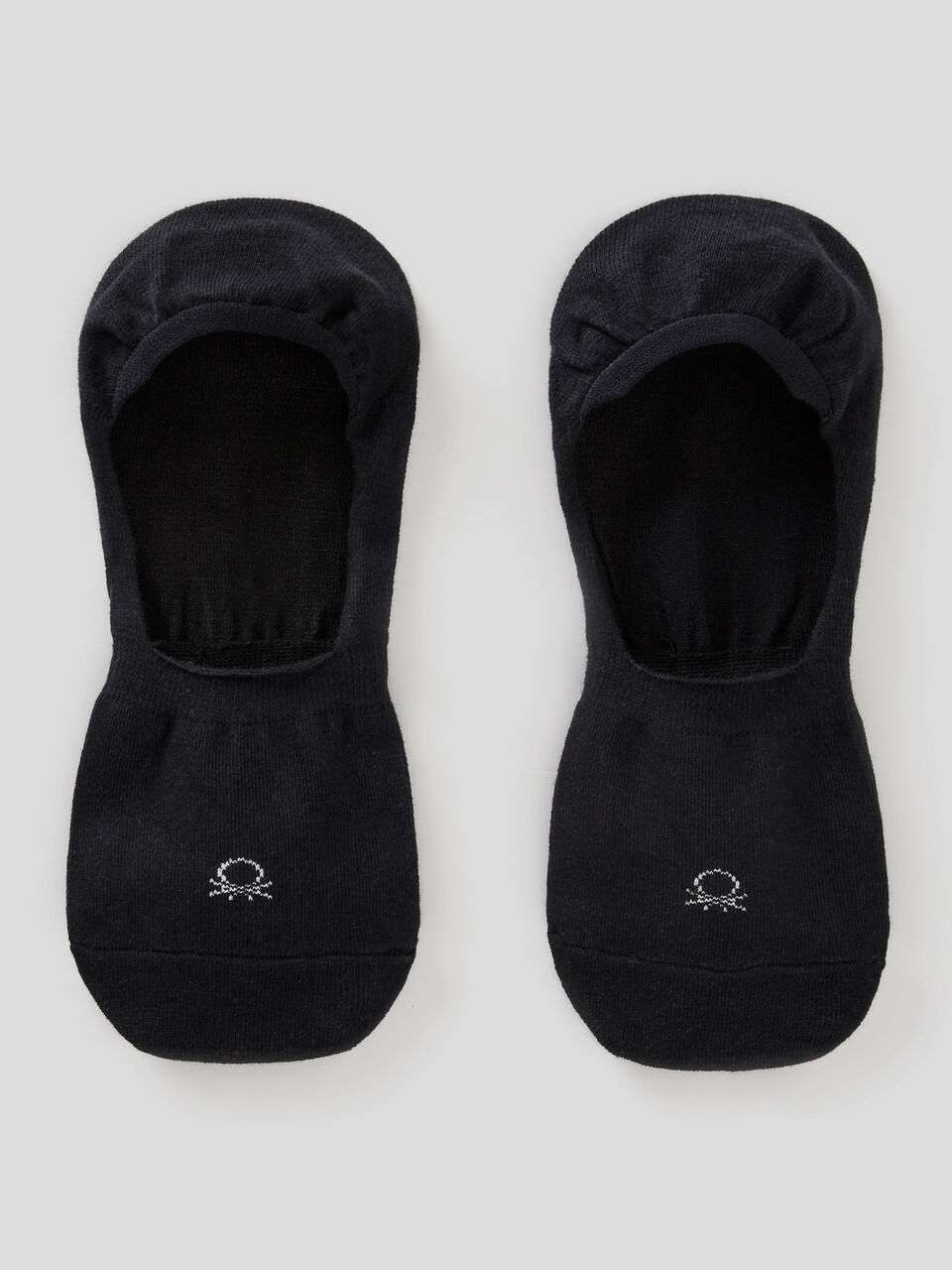 Two pairs of solid color ankle socks image number 1