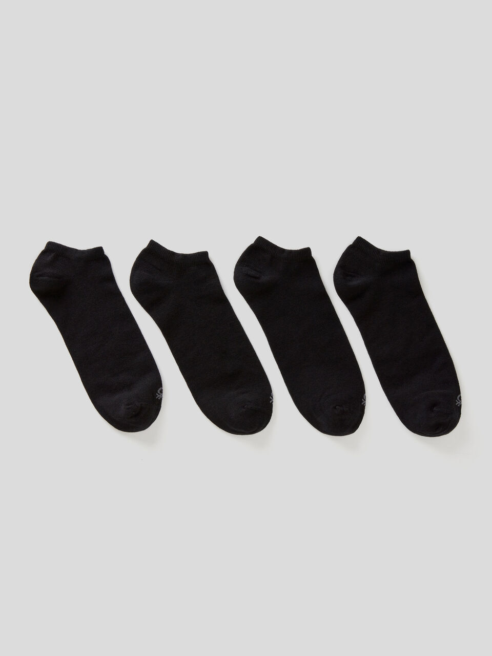 Four pairs of short socks image number 1