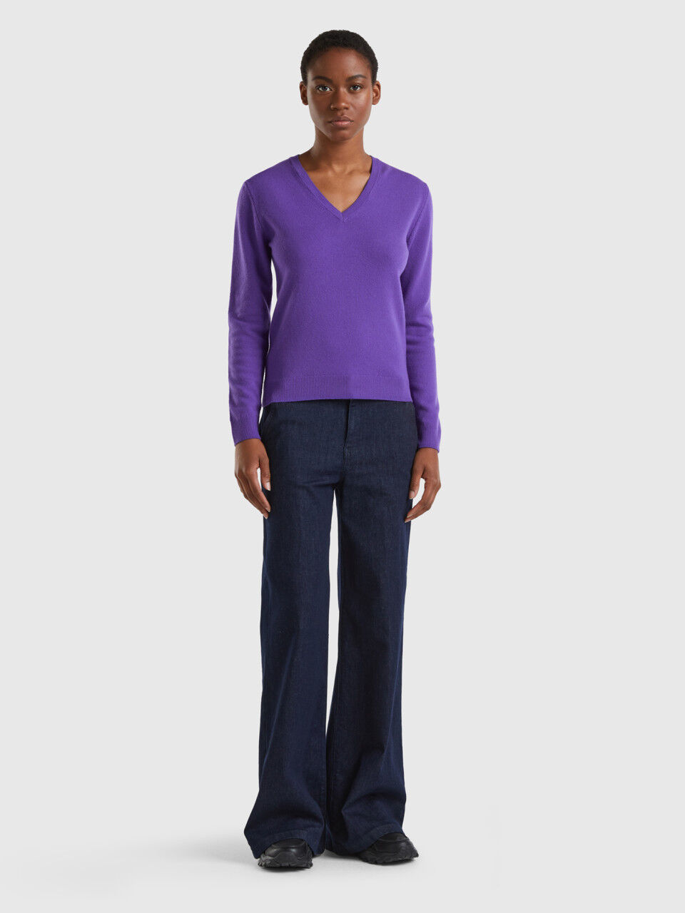 Cashmere v neck best sale sweaters ladies