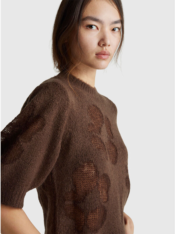 Short sleeve sweater with floral inlay Short sleeve sweater with floral inlay Women