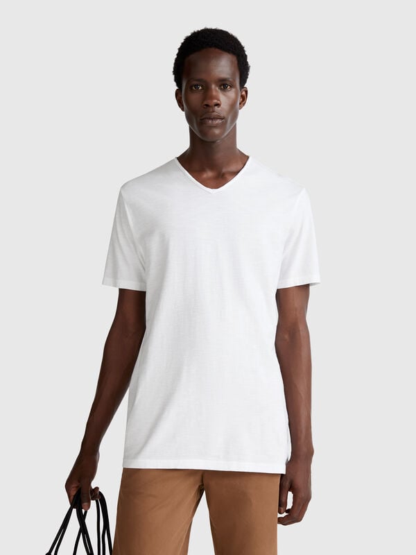 100% cotton t-shirt with V-neck Men