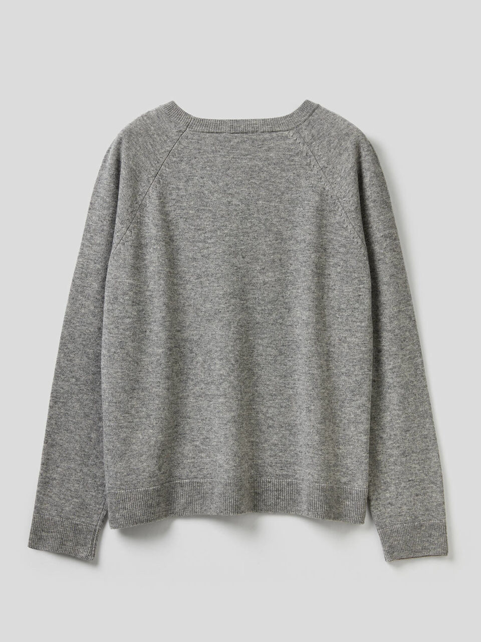 Crew neck sweater in cashmere and wool blend image number 2