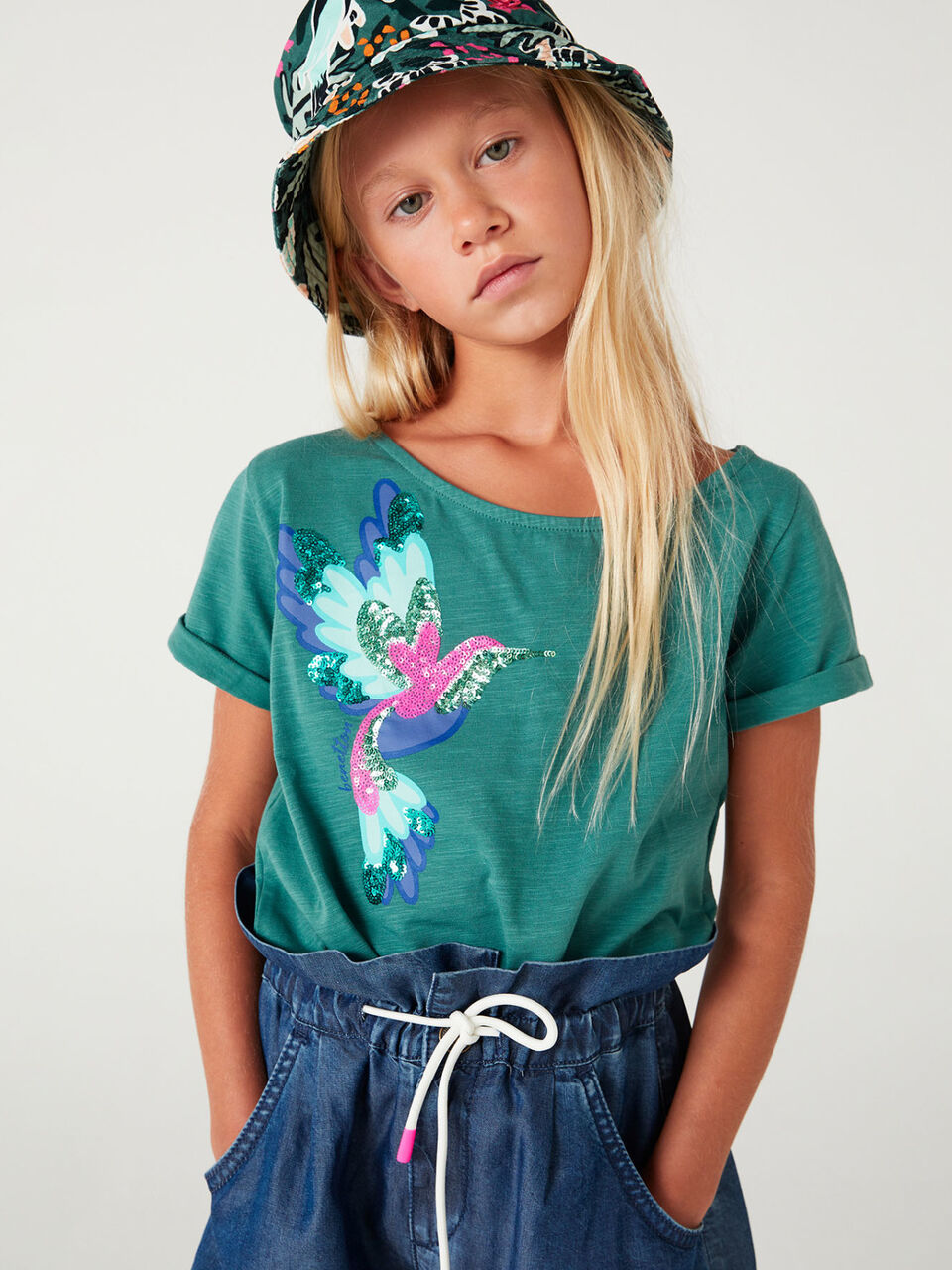 T-shirt with knot and sequins image number 1