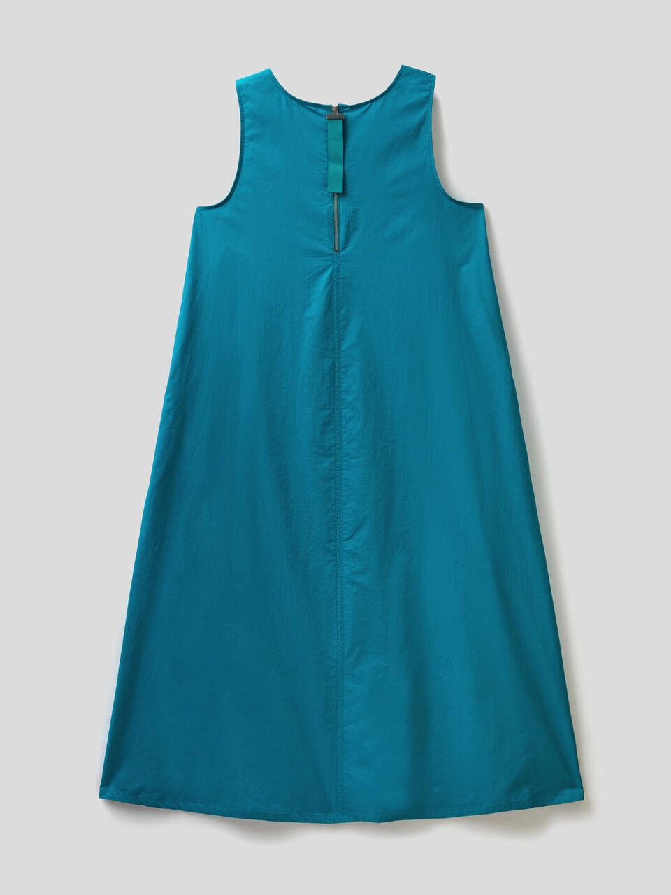 Long sleeveless dress in 100% cotton image number 2