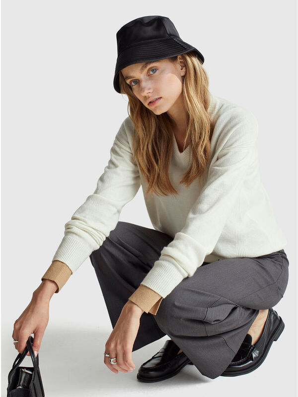 V-neck sweater Women