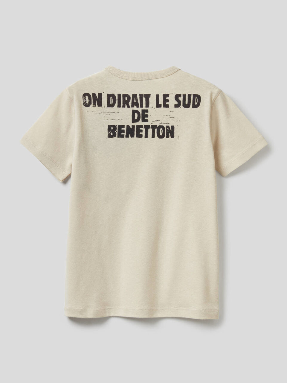T-shirt with printed slogan image number 2