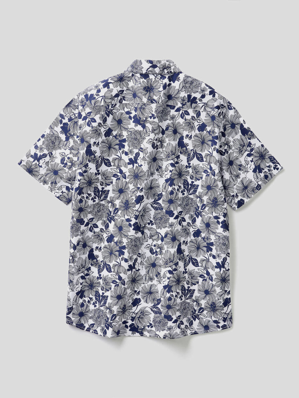 Short sleeve shirt with botanical print image number 2