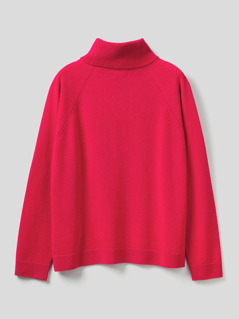 Turtleneck sweater in cashmere and wool blend image number 2