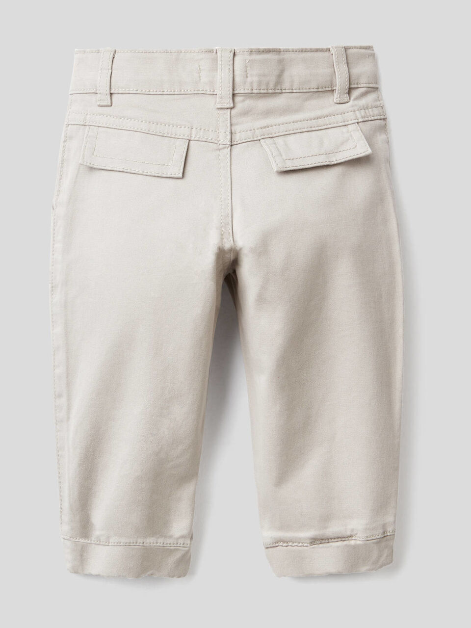 Trousers with maxi pockets image number 2