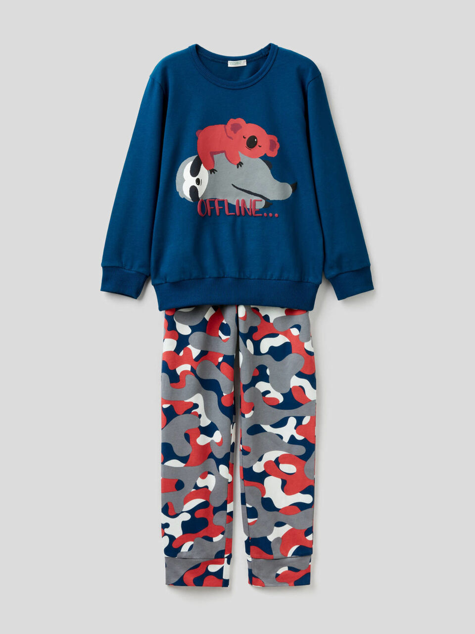 Long pyjamas in cotton with prints image number 1
