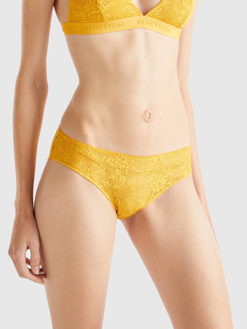 Underwear in lace and microfiber - Yellow